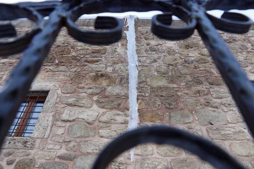 Soğuk hava rekoru kıran ilçe, dudakları uçuklattı! 14